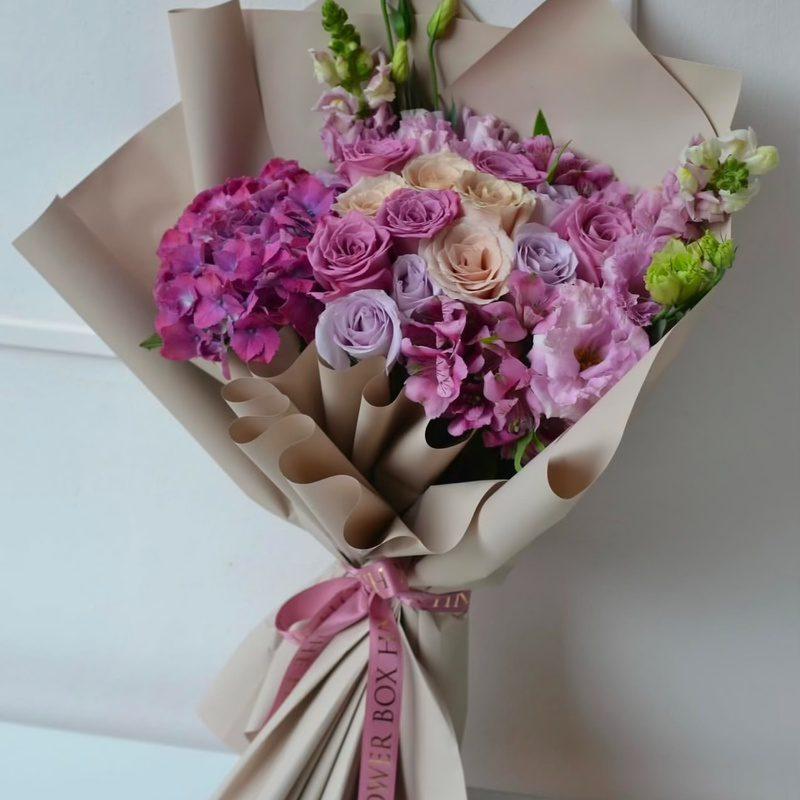 دسته گل رز سادنا