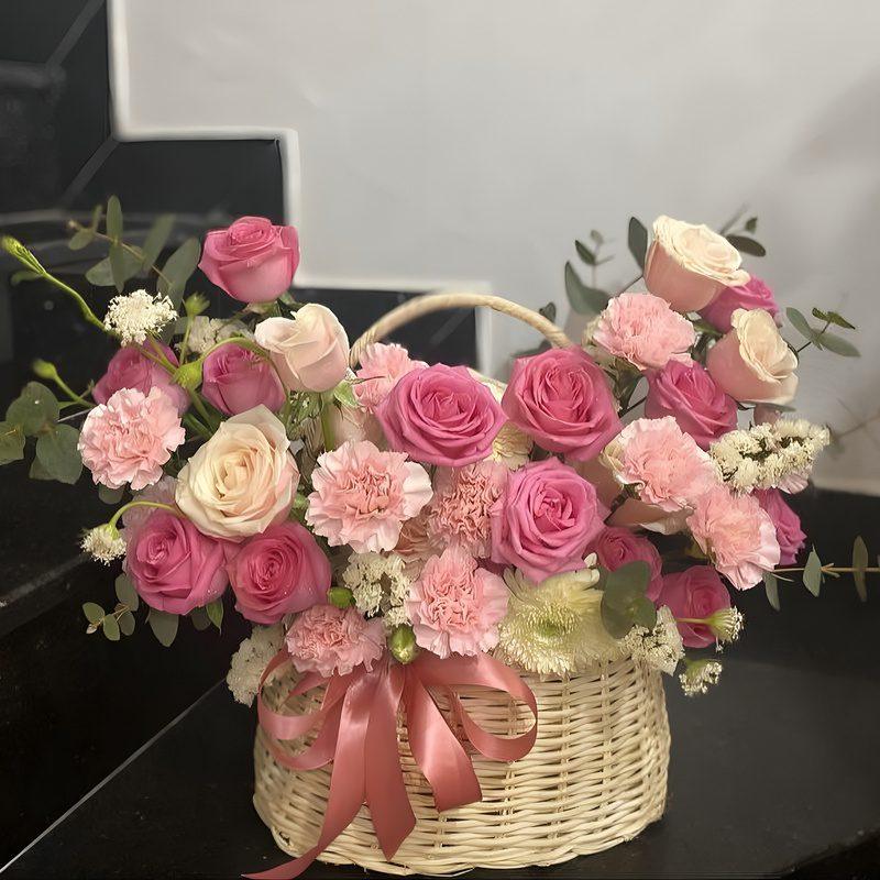 سبد گل رز زرین